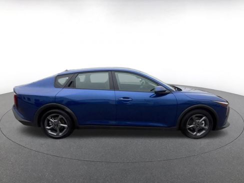 Used 2025 Kia K4 LXS image 16