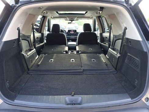 Certified 2025 Nissan Pathfinder SV w/ SV Premium Package FWD image 29