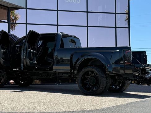 Used 2022 Ford F450 Platinum w/ FX4 Off-Road Package AWD/4WD image 31