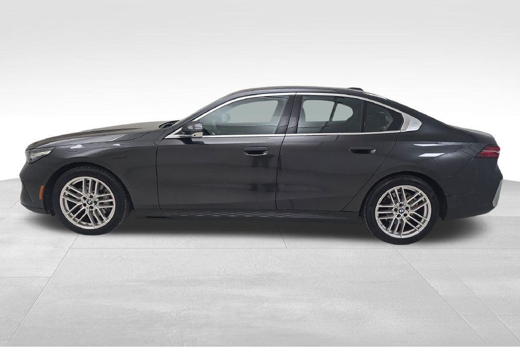 Used 2024 BMW 530i xDrive w/ Premium Package AWD/4WD image 7