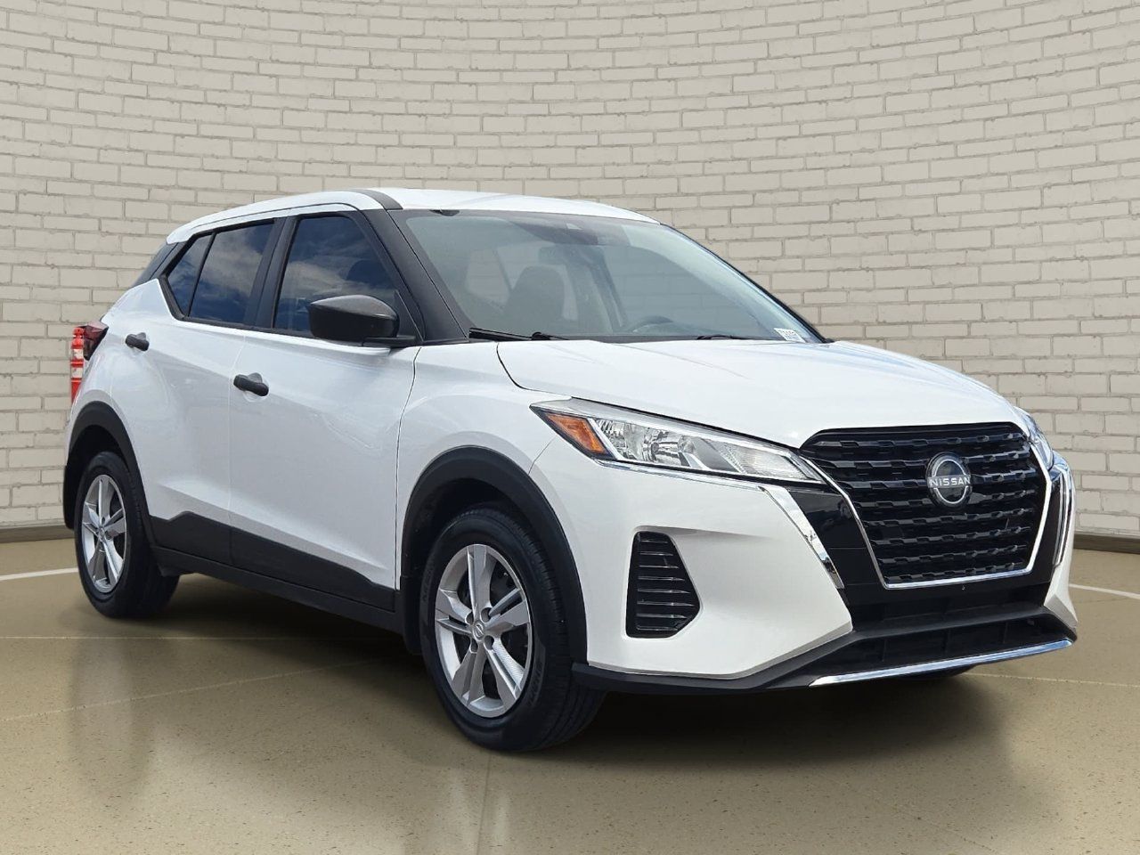 Used 2024 Nissan Kicks S FWD image 3