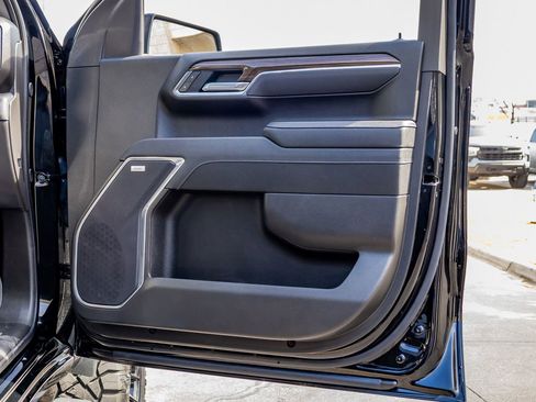 Used 2025 Chevrolet Silverado 1500 LT Trail Boss w/ Convenience Package II image 35