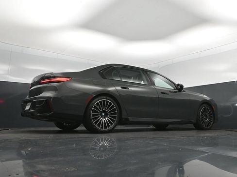 Certified 2026 BMW 740i w/ Executive Package RWD image 42