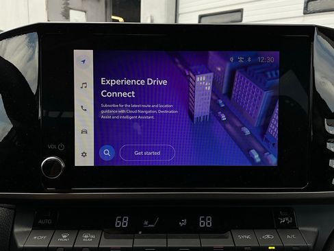 Used 2025 Toyota Camry LE image 28