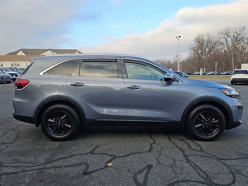 Used 2020 Kia Sorento LX w/ LX I4 Convenience Package image 7