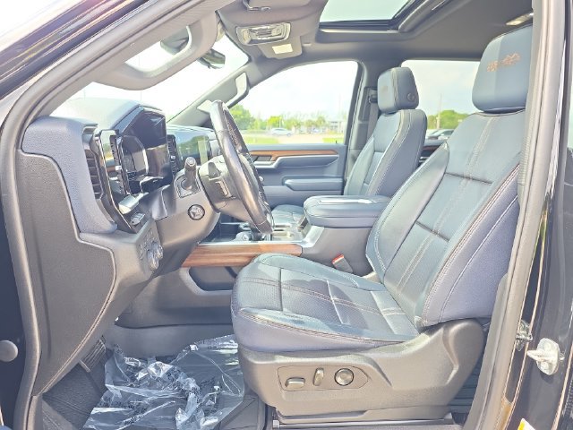 Certified 2022 Chevrolet Silverado 1500 High Country w/ High Country Premium Package AWD/4WD image 16