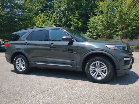 Used 2023 Ford Explorer XLT w/ Equipment Group 202A AWD/4WD image 2