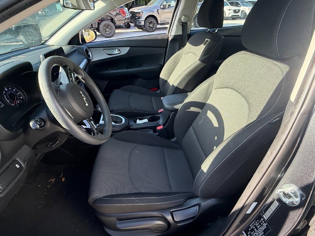 Used 2023 Kia Forte LXS FWD image 10