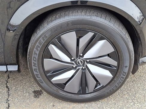 Used 2024 Nissan Ariya AWD image 9