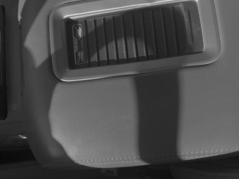 Used 2016 GMC Yukon XL Denali w/ Open Road Package image 11