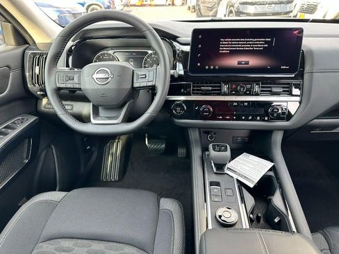Used 2026 Nissan Pathfinder SV AWD/4WD image 5