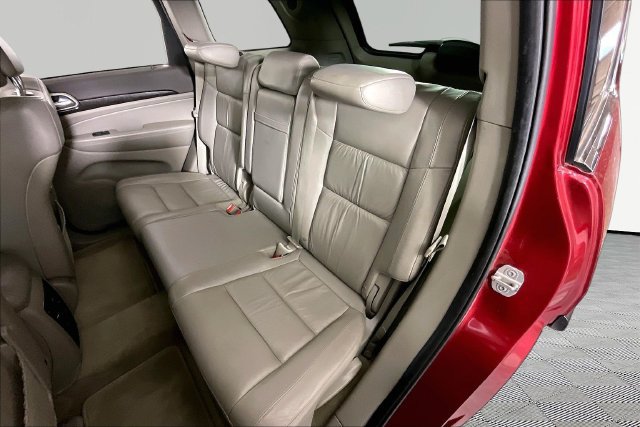 Used 2012 Jeep Grand Cherokee Laredo RWD image 15