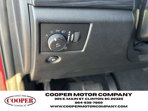 Used 2021 Jeep Grand Cherokee Laredo X image 31