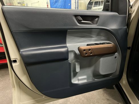 Used 2024 Ford Maverick Lariat image 14