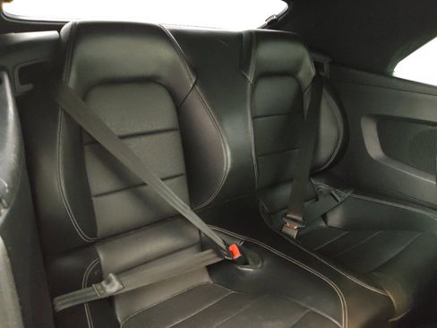 Used 2018 Ford Mustang Premium RWD image 19