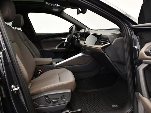 Used 2025 Audi Q5 Premium w/ Convenience Package image 46