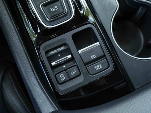 Used 2024 Honda Pilot Touring image 28