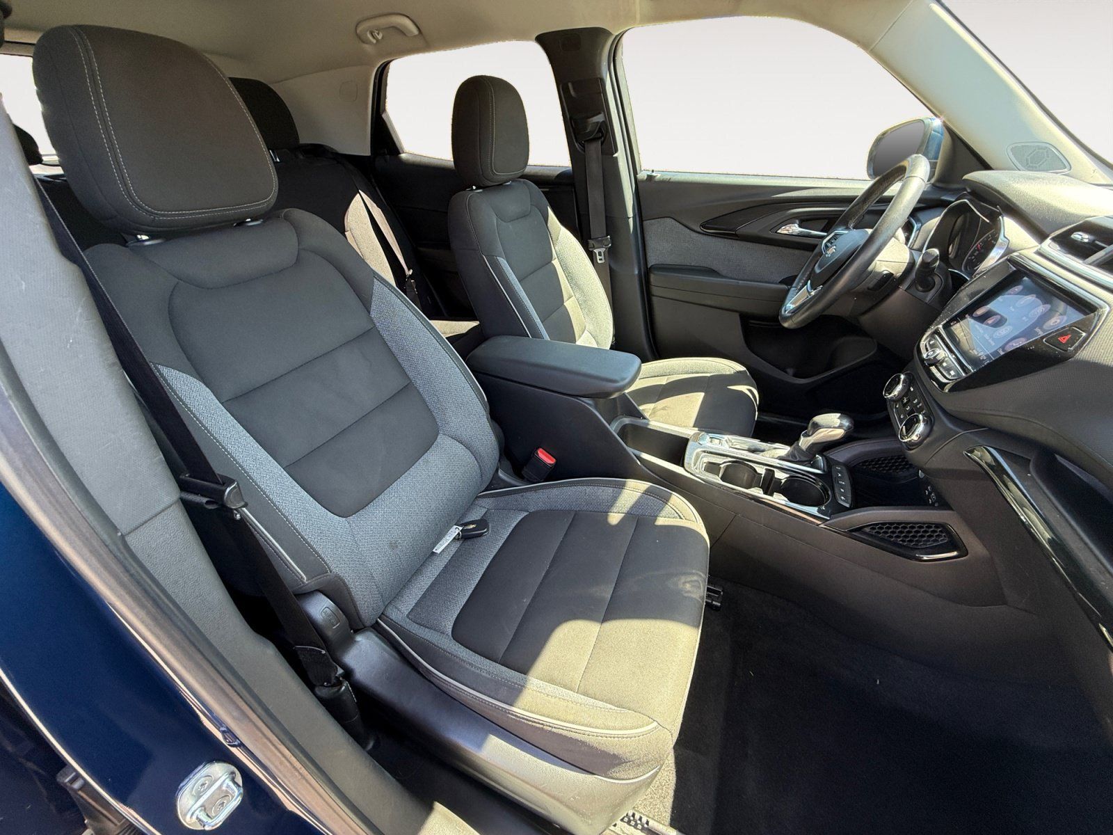 Used 2022 Chevrolet TrailBlazer LT FWD image 19