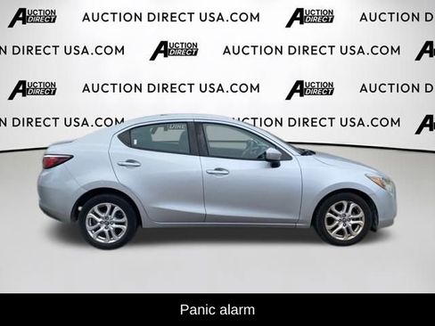 Used 2018 Toyota Yaris iA image 6