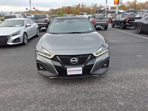 Used 2023 Nissan Maxima SR w/ Sport Mat Group image 2