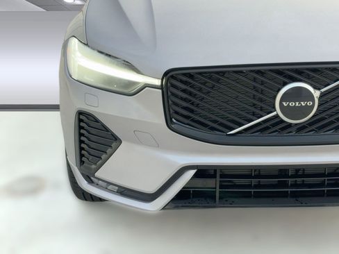 Certified 2026 Volvo XC60 B5 Core w/ Climate Package AWD/4WD image 11