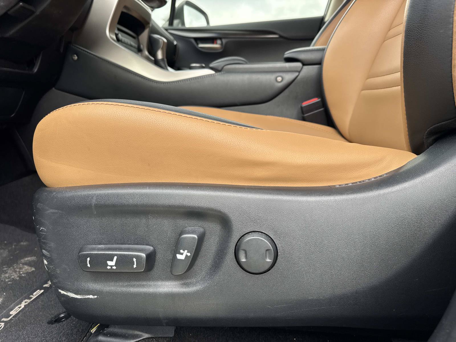Used 2016 Lexus NX 200t FWD image 16