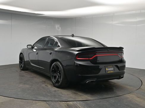 Used 2018 Dodge Charger R/T w/ Blacktop Package image 3