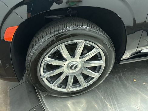 Used 2021 Cadillac Escalade Premium Luxury Platinum image 37