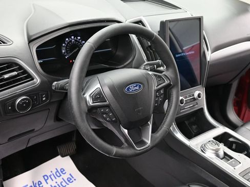 Used 2022 Ford Edge Titanium AWD/4WD image 13