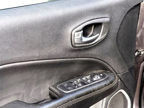 Used 2019 Jeep Compass Limited image 11