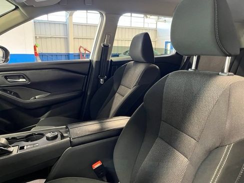 Used 2024 Nissan Rogue SV AWD/4WD image 23