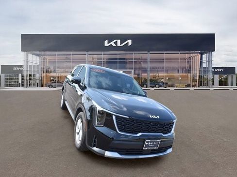 New 2025 Kia Sorento LX FWD image 10
