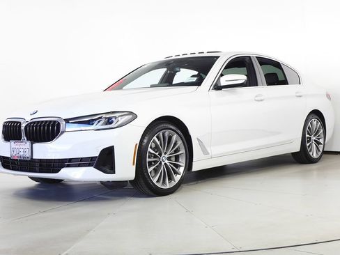 Used 2022 BMW 530i w/ Convenience Package image 2