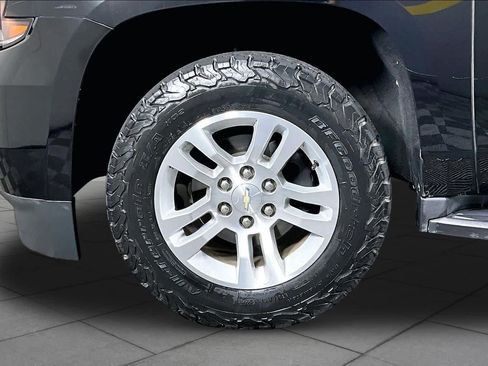 Used 2020 Chevrolet Suburban LT RWD image 10