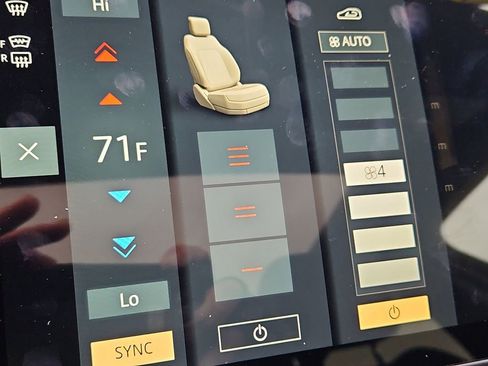 Used 2024 Land Rover Discovery Sport Dynamic SE image 22