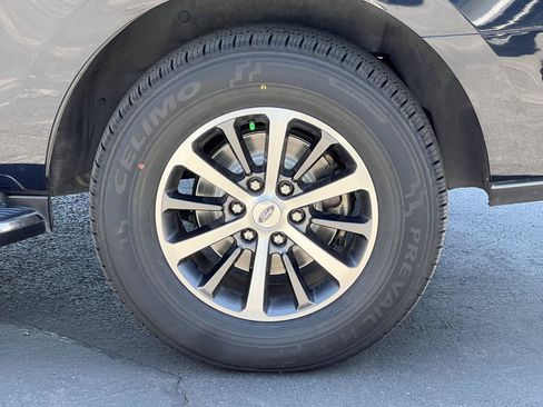 Used 2021 Ford Expedition XLT AWD/4WD image 14