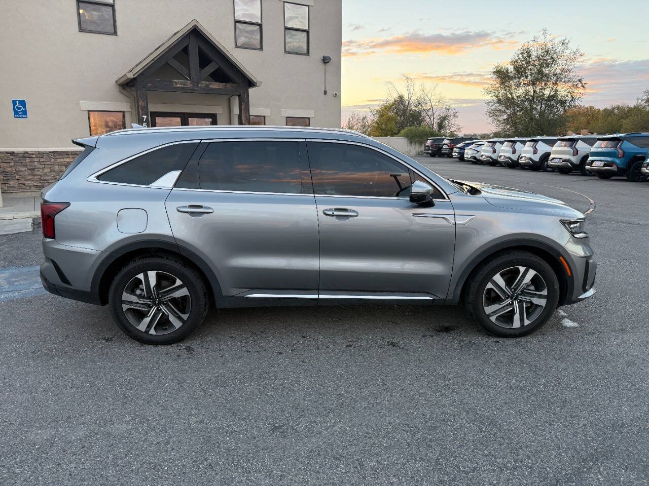 Used 2023 Kia Sorento SX Prestige AWD/4WD image 9