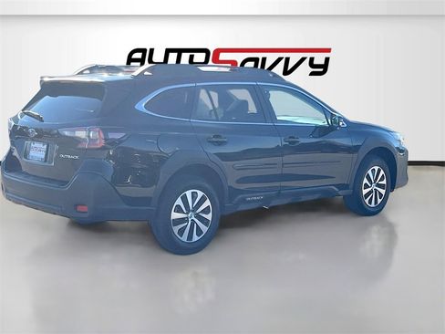 Used 2024 Subaru Outback Premium image 7