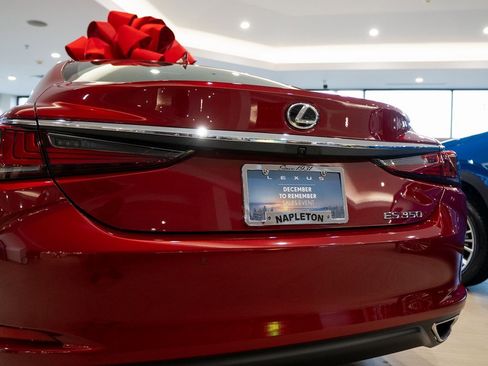 New 2025 Lexus ES 350 w/ Premium Package image 9