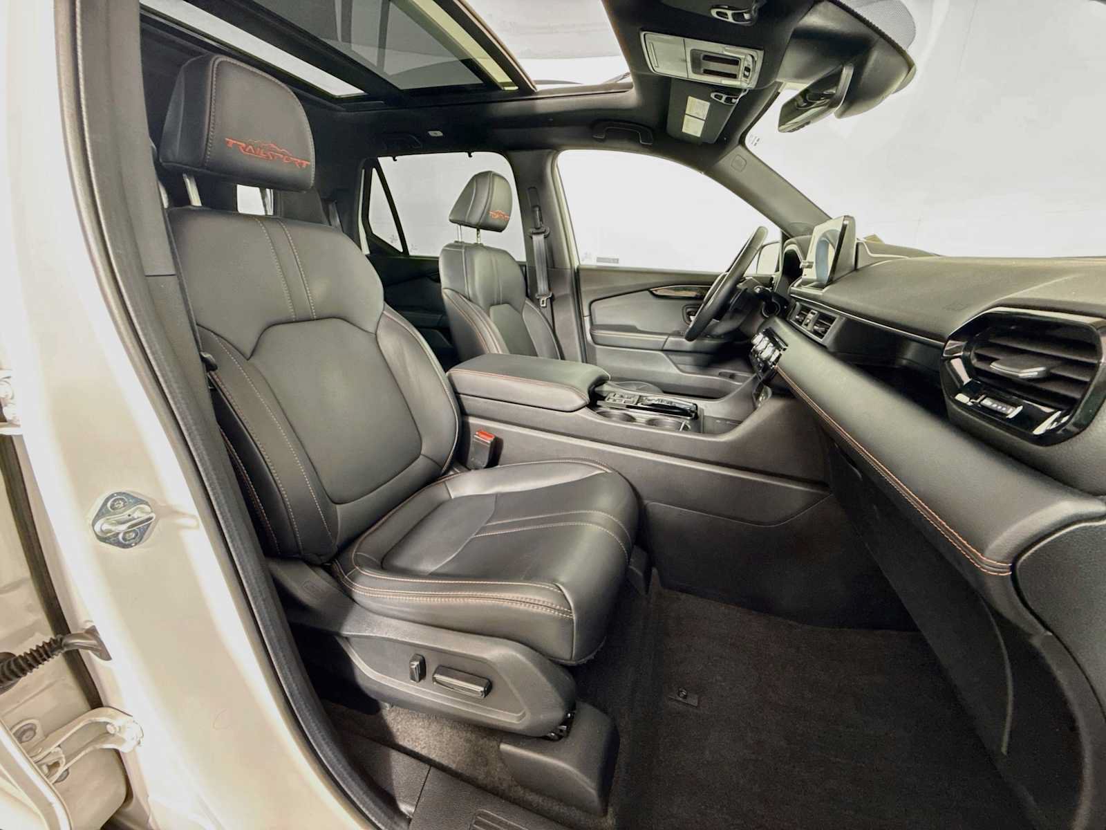 Certified 2024 Honda Pilot TrailSport image 29