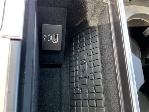 New 2026 Lincoln Navigator L Reserve AWD/4WD image 19