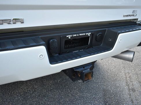 Used 2019 GMC Sierra 2500 Denali w/ Duramax Plus Package AWD/4WD image 32