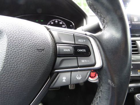 Used 2018 Honda Accord Sport image 22
