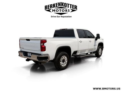 Used 2024 Chevrolet Silverado 2500 LT AWD/4WD image 3