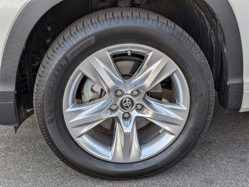 Used 2016 Toyota Highlander Limited image 10