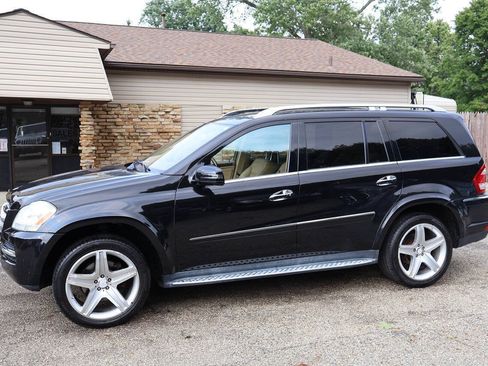 Used 2011 Mercedes-Benz GL 550 4MATIC image 6