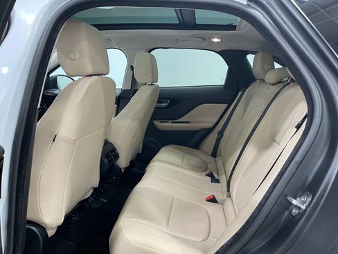 Used 2018 Jaguar F-PACE Premium image 32