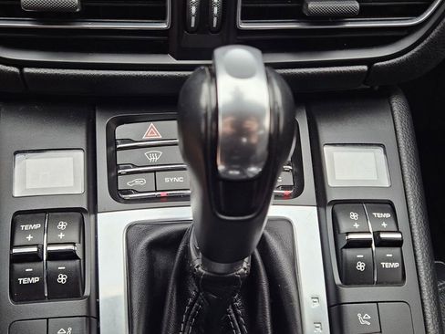 Used 2020 Porsche Macan S image 21