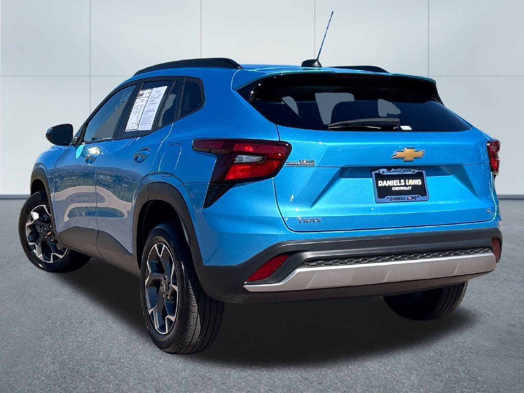 Used 2025 Chevrolet Trax LT w/ LT Convenience Package FWD image 33