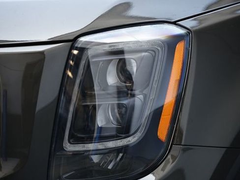 Used 2022 Kia Telluride EX w/ EX Premium Package image 12